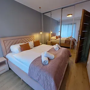 https://apartament-trojkaty-i-kwadraty-karpatia-resort.karpacz-hotel.com