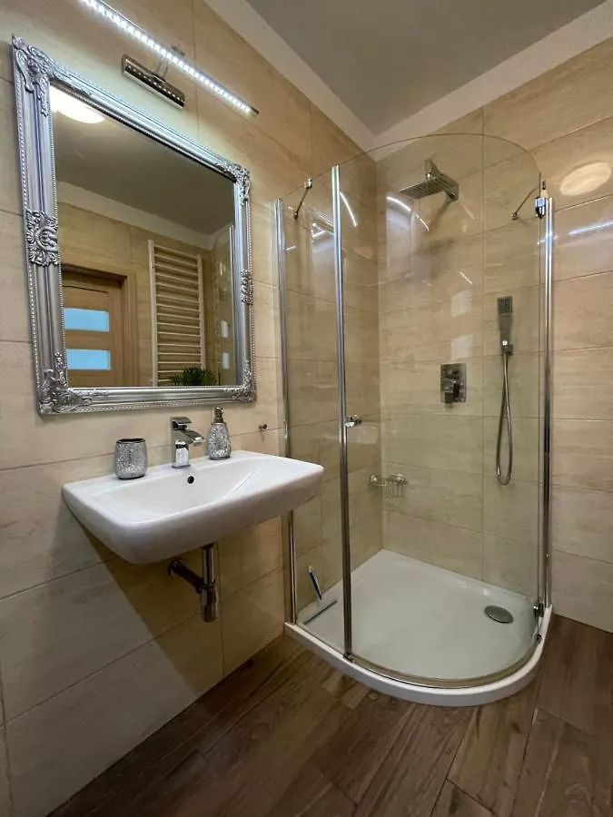 Apartment Garbary 100 City Center Apartment, Free Parking, Self Check-In 24H Poznan